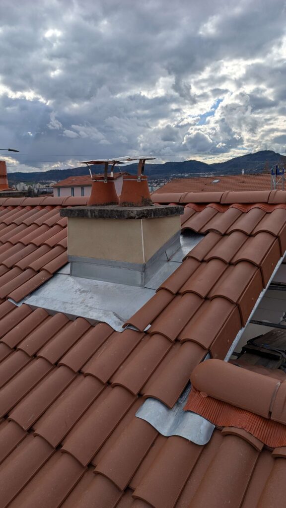 couvreur Aubière rénovation toiture en tuiles oméga 13