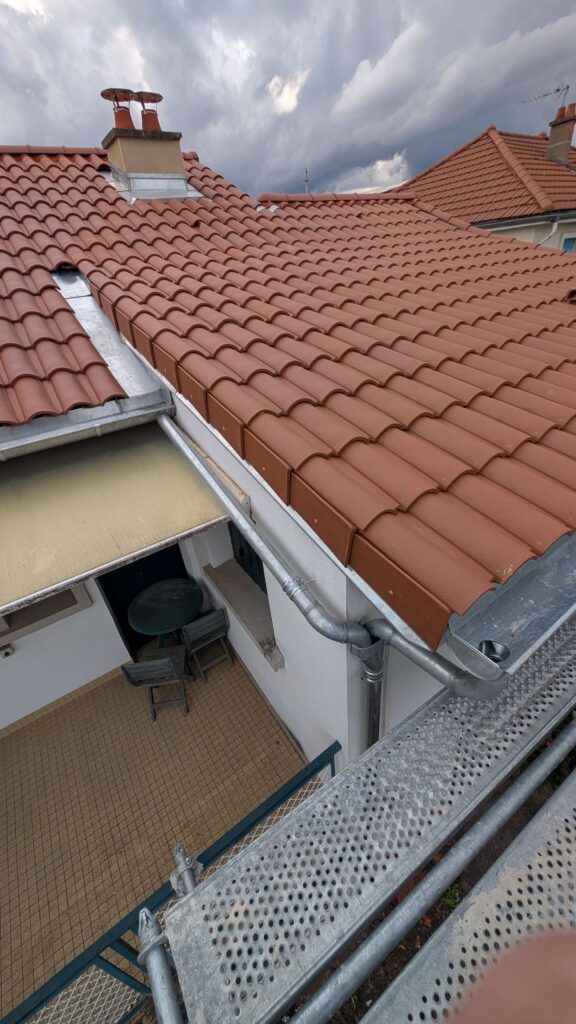 couvreur Aubière rénovation toiture en tuiles oméga 13