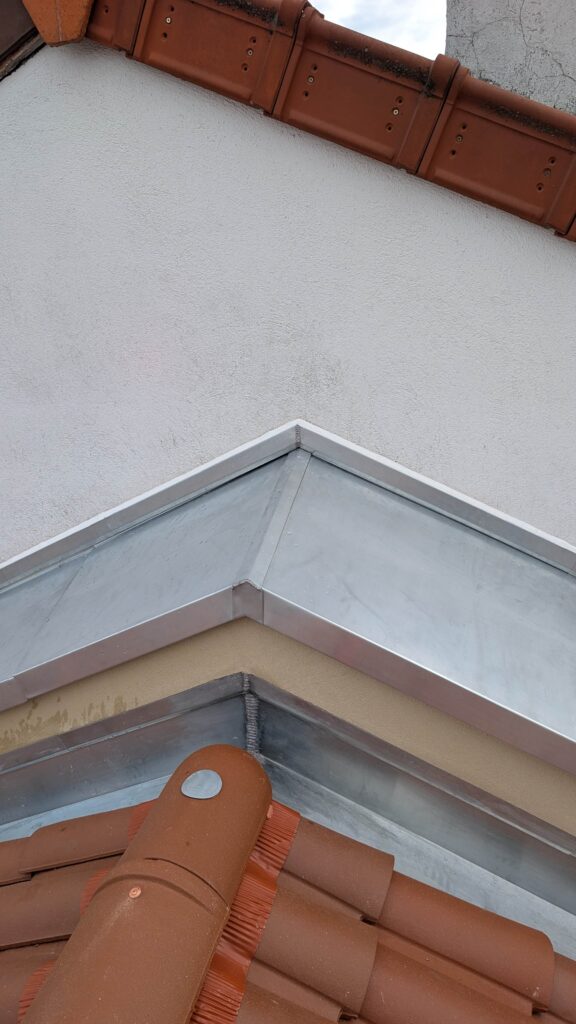 couvreur Aubière rénovation toiture en tuiles oméga 13