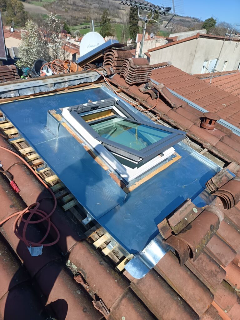 rehausse velux 15 degres toiture tuile